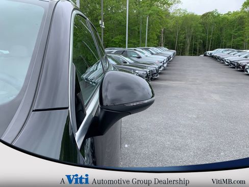 Used 2024 Mercedes-Benz GLC 300 4MATIC image 11