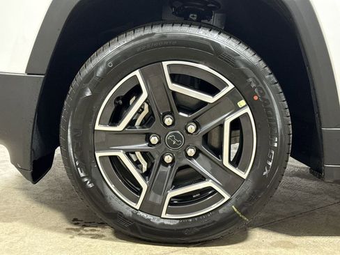 New 2026 Jeep Cherokee Laredo AWD/4WD image 26