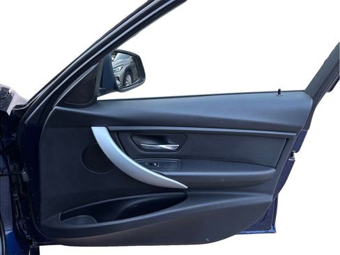 Used 2017 BMW 320i xDrive Sedan image 42