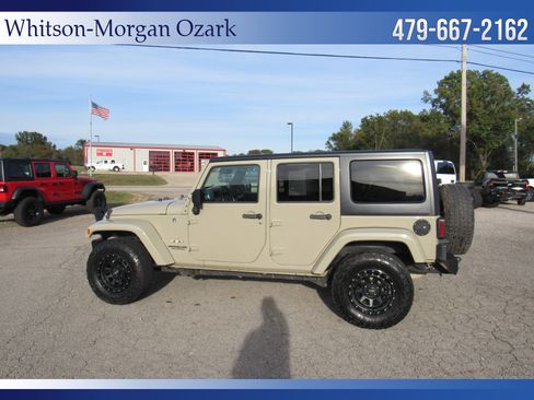 Used 2017 Jeep Wrangler Unlimited Sahara w/ Dual Top Group image 7