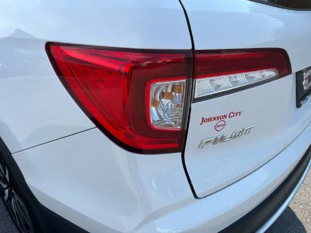 Used 2022 Honda Pilot Elite image 11