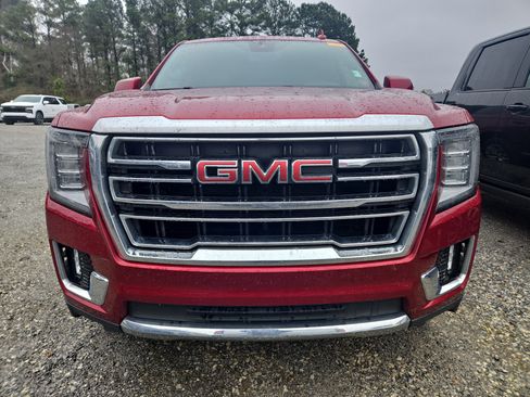 Used 2023 GMC Yukon SLT image 2