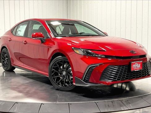 New 2026 Toyota Camry SE image 2