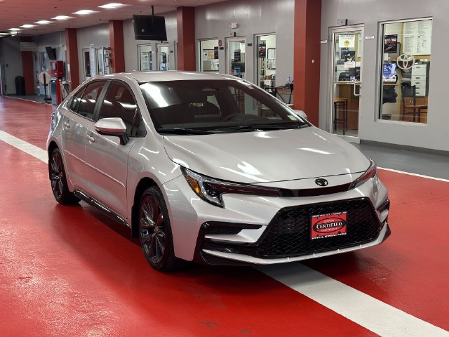 Certified 2026 Toyota Corolla SE FWD image 2