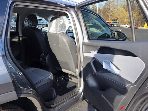 New 2026 Volkswagen Tiguan SE image 28