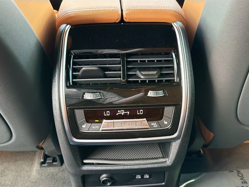 New 2026 BMW X5 sDrive40i w/ Climate Comfort Package RWD image 19
