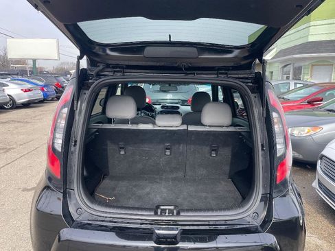 Used 2016 Kia Soul + image 15