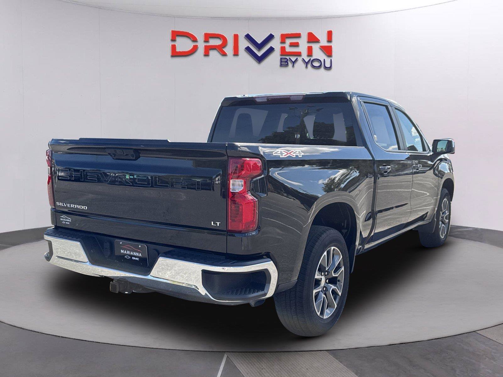 Used 2024 Chevrolet Silverado 1500 LT AWD/4WD image 4