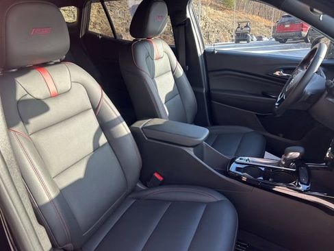 Certified 2024 Chevrolet Trax RS w/ Driver Confidence Package image 7