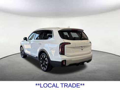 Used 2024 Kia Telluride SX w/ Towing Package FWD image 3
