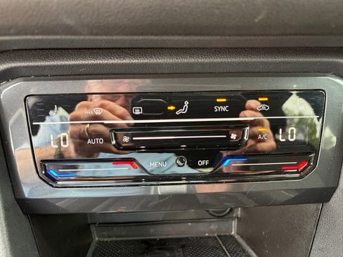 Certified 2023 Volkswagen Tiguan SE R-Line FWD image 19