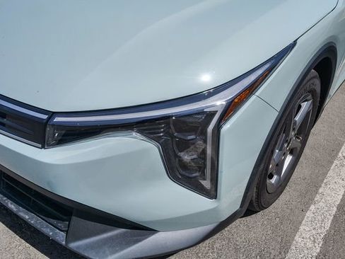 Used 2025 Kia K4 LXS image 7