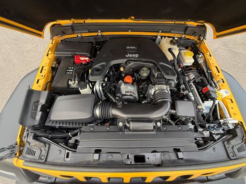 Used 2019 Jeep Wrangler Sport AWD/4WD image 33