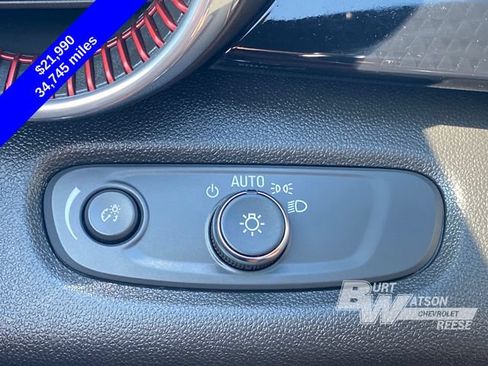 Used 2025 Chevrolet Trax RS w/ Driver Confidence Package FWD image 31