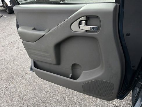 Used 2019 Nissan Frontier SV image 14