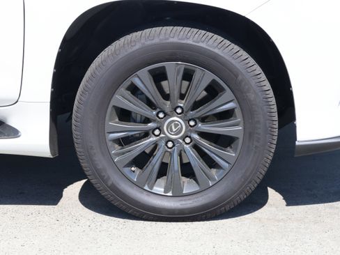 Certified 2023 Lexus GX 460 Luxury w/ Sport Design Package AWD/4WD image 11