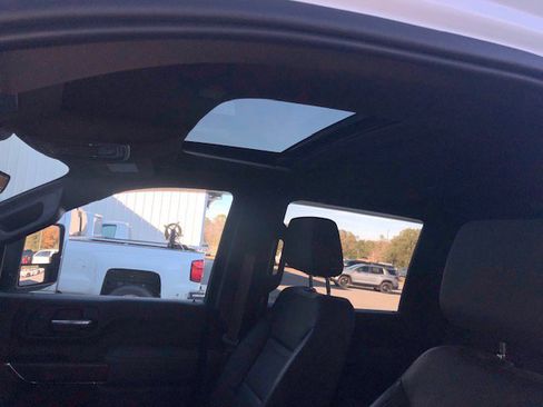 Used 2022 GMC Sierra 3500 Denali w/ Denali Ultimate Package image 17