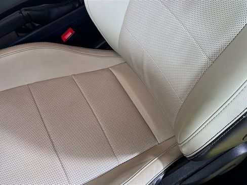 Used 2021 Ford Mustang Premium image 18