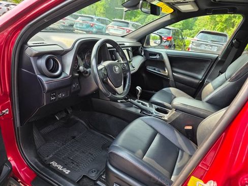Used 2018 Toyota RAV4 SE w/ Power Extra Value Package AWD/4WD image 15