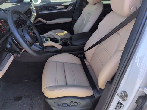 Certified 2026 Porsche Cayenne Coupe AWD/4WD image 5
