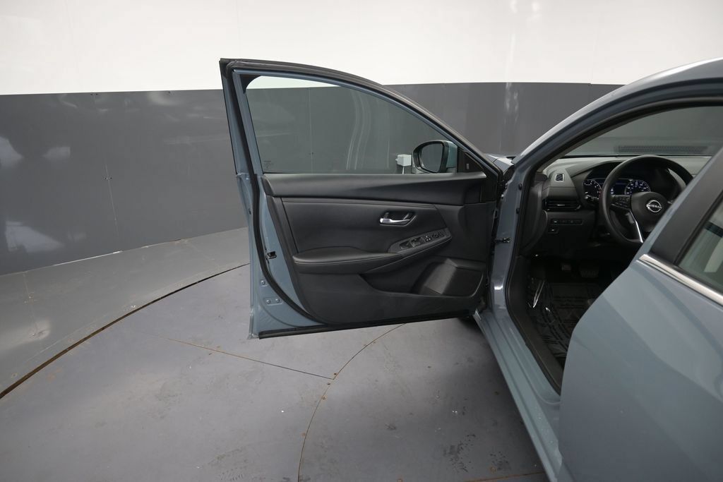Used 2024 Nissan Sentra SV FWD image 23