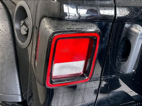 Used 2021 Jeep Wrangler Unlimited Sport AWD/4WD image 33