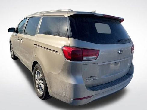 Used 2015 Kia Sedona LX w/ LX Convenience Package image 6