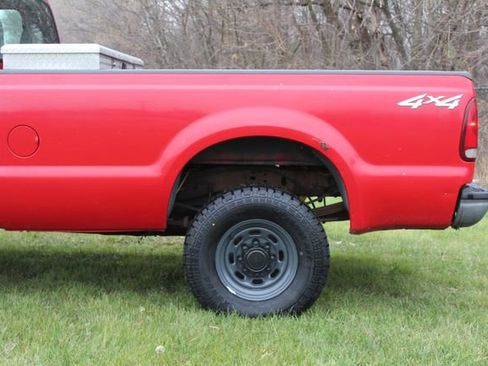 Used 2002 Ford F250 XL image 3