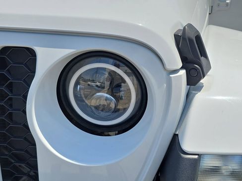 Used 2020 Jeep Gladiator Sport w/ Quick Order Package 24S AWD/4WD image 27