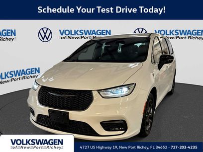 Used 2024 Chrysler Pacifica Limited