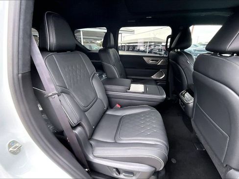 New 2026 INFINITI QX80 Autograph AWD/4WD image 18