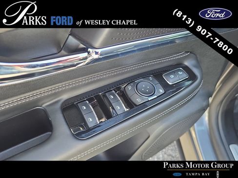 Used 2025 Lincoln Corsair FWD image 19