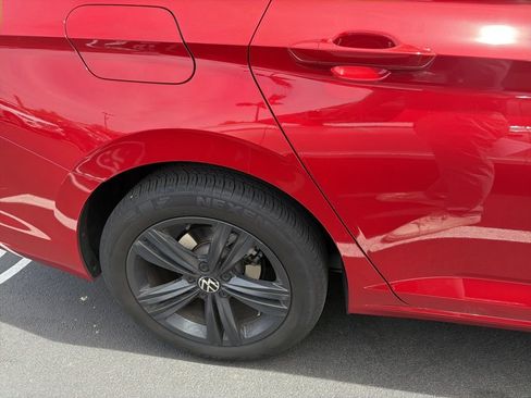 Used 2024 Volkswagen Jetta SE w/ Panoramic Sunroof Package FWD image 12