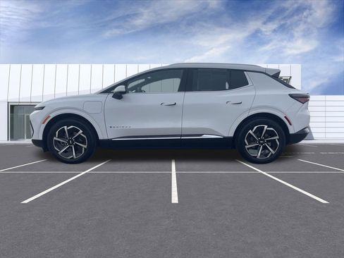 Used 2025 Chevrolet Equinox EV LT image 5