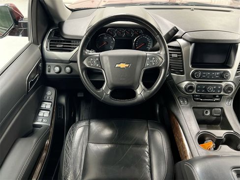 Used 2019 Chevrolet Suburban LT image 20