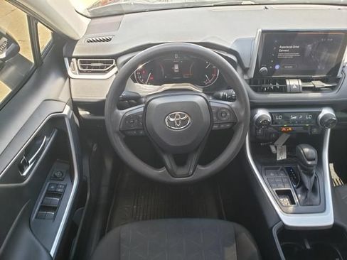 Used 2025 Toyota RAV4 XLE AWD/4WD image 17