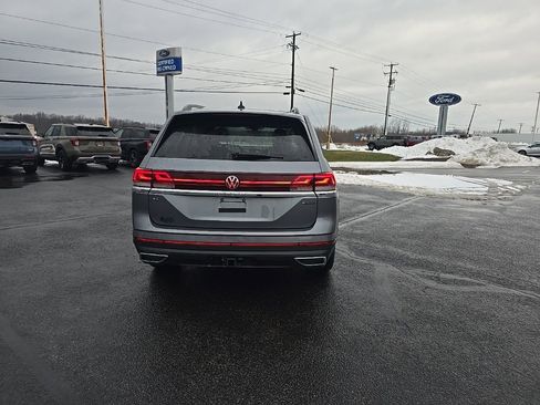 Used 2024 Volkswagen Atlas SE image 9