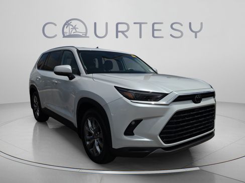 Certified 2024 Toyota Grand Highlander AWD Hybrid image 3