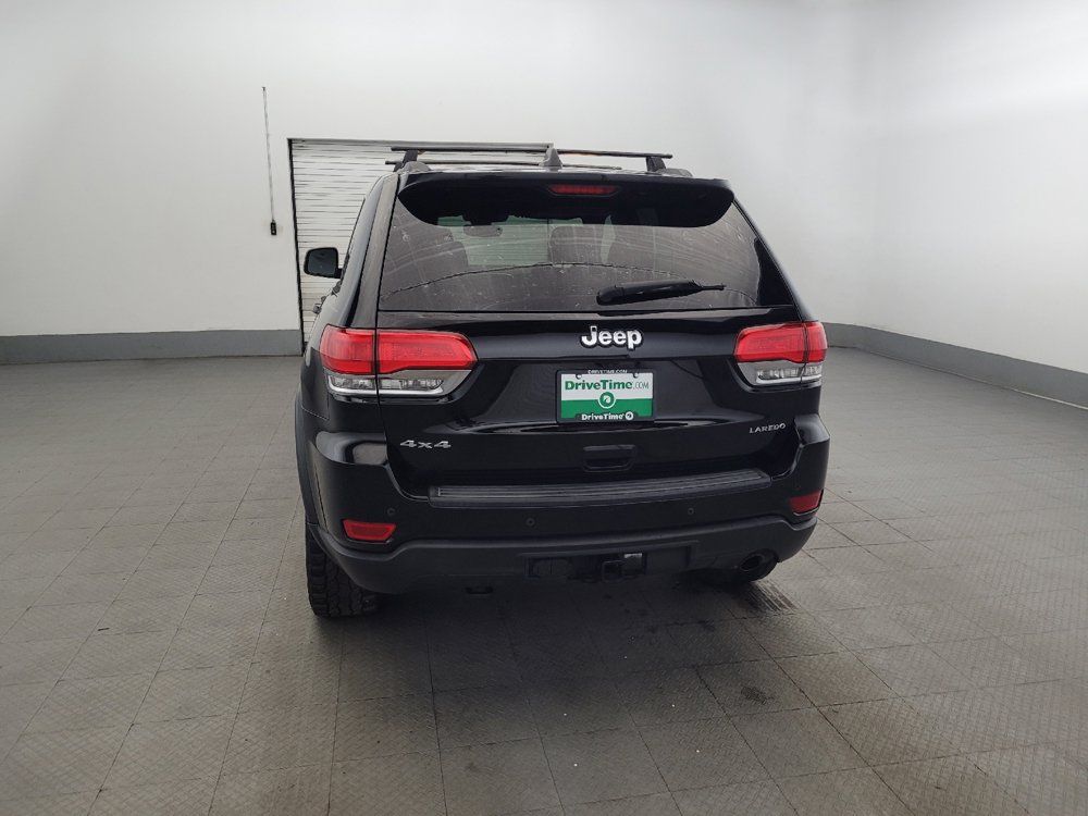 Used 2017 Jeep Grand Cherokee Laredo w/ Quick Order Package 23E AWD/4WD image 6