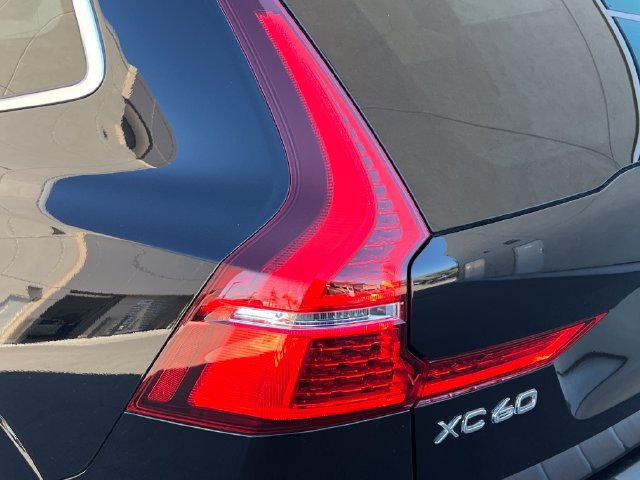 Used 2022 Volvo XC60 B5 Inscription w/ Advanced Package FWD image 16