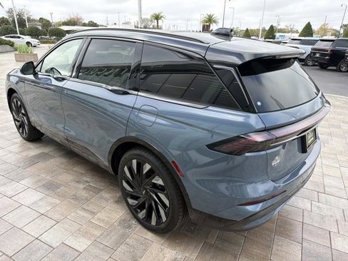 New 2026 Lincoln Nautilus Reserve image 4