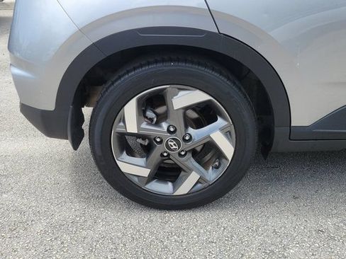 Certified 2023 Hyundai Venue SEL FWD image 5