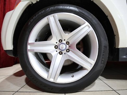 Used 2011 Mercedes-Benz GL 550 4MATIC image 7