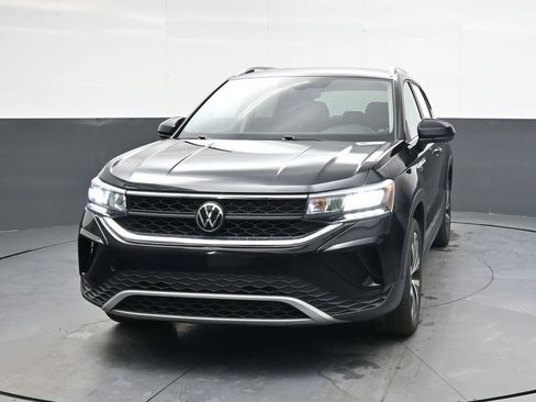 Used 2024 Volkswagen Taos SE image 9