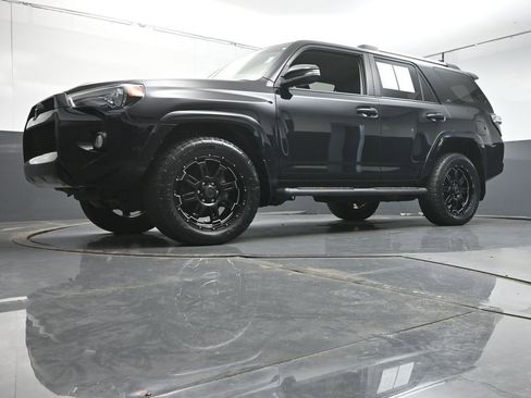Used 2019 Toyota 4Runner SR5 Premium AWD/4WD image 34
