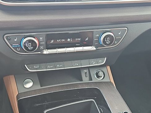 Used 2023 Audi Q5 2.0T Premium Plus w/ Premium Plus Package AWD/4WD image 7