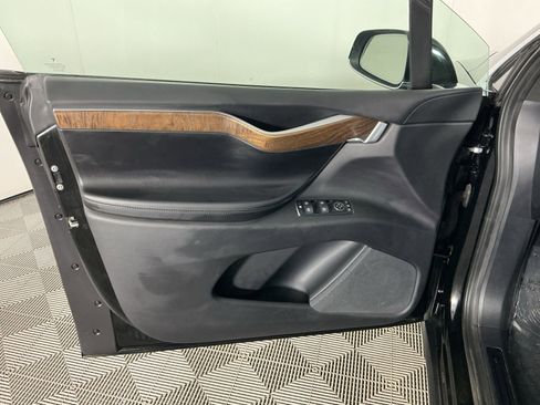 Used 2016 Tesla Model X 75D image 16