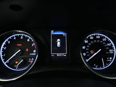 Used 2020 Toyota Camry SE image 13
