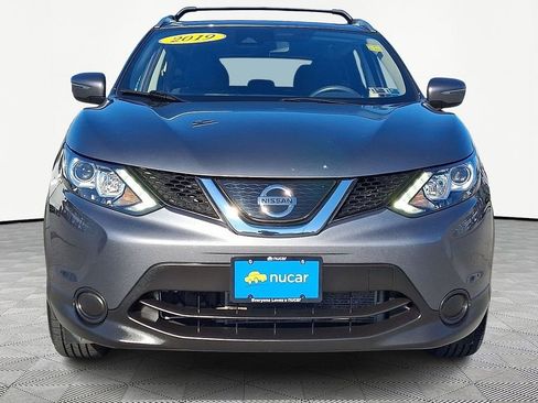 Used 2019 Nissan Rogue Sport SV image 2