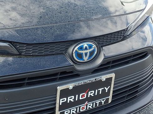 Used 2025 Toyota Corolla LE image 9